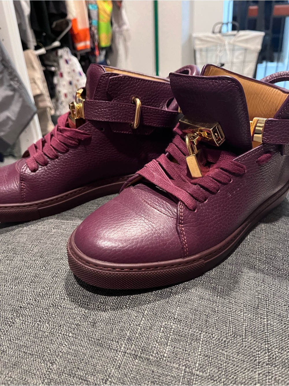 Buscemi men’s burgundy Alice clip high top sneaker